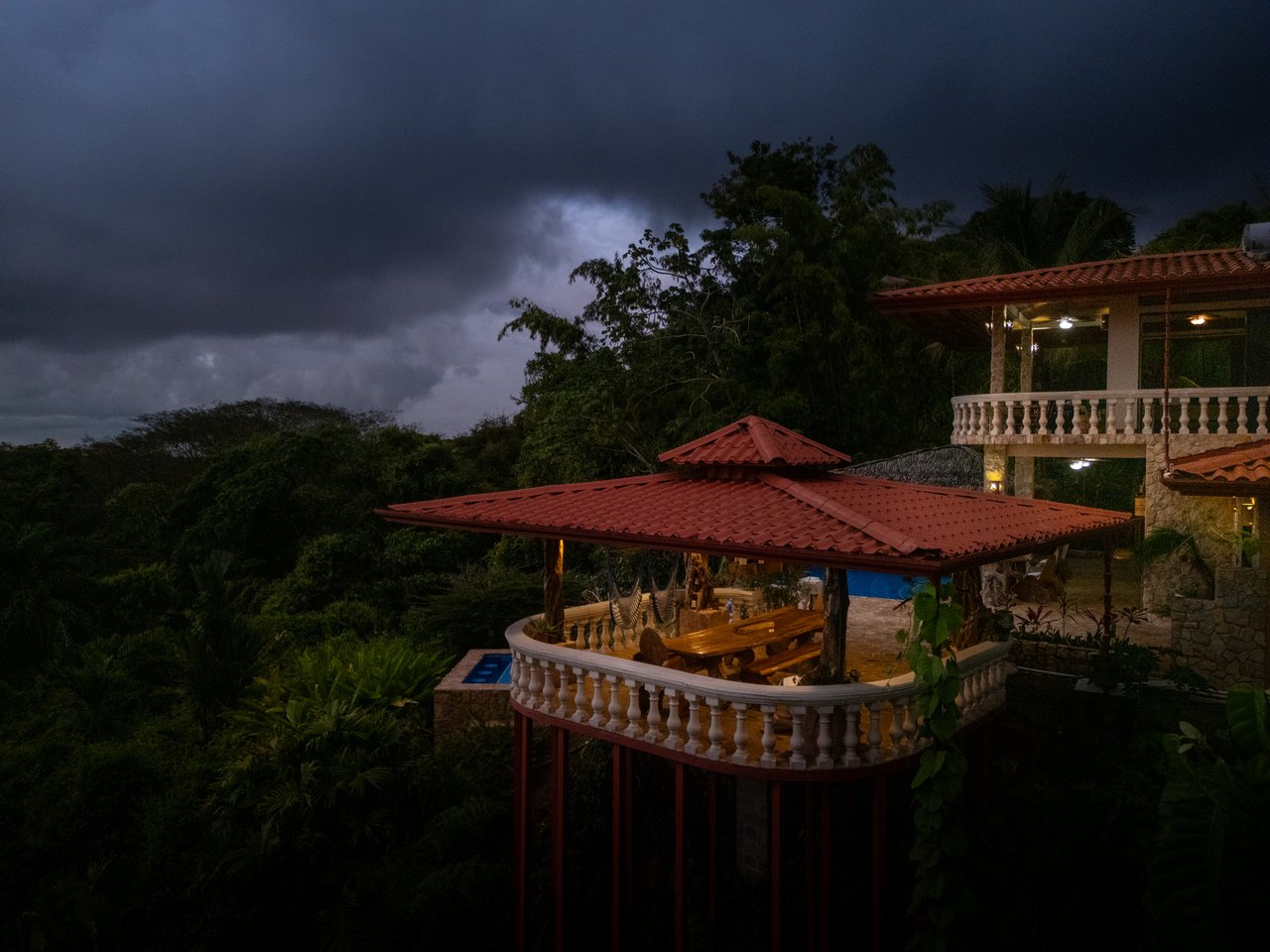 Castillo Puesta del Sol, Escalares - 