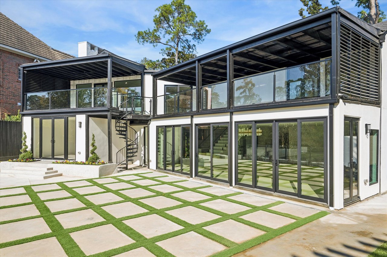 Modernist Houston home shaped by two prominent architects gets ‘down-to-the-studs’ interior facelift