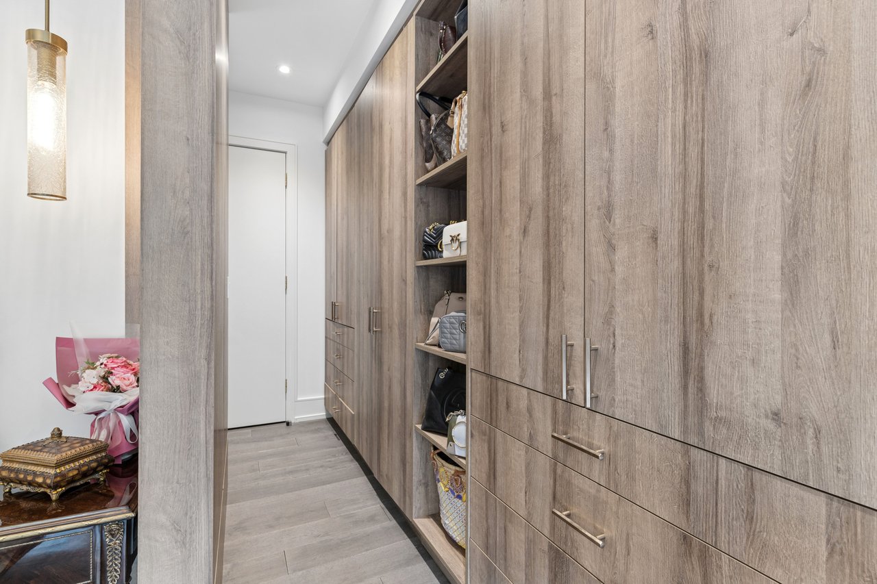 150 Sandringham Drive