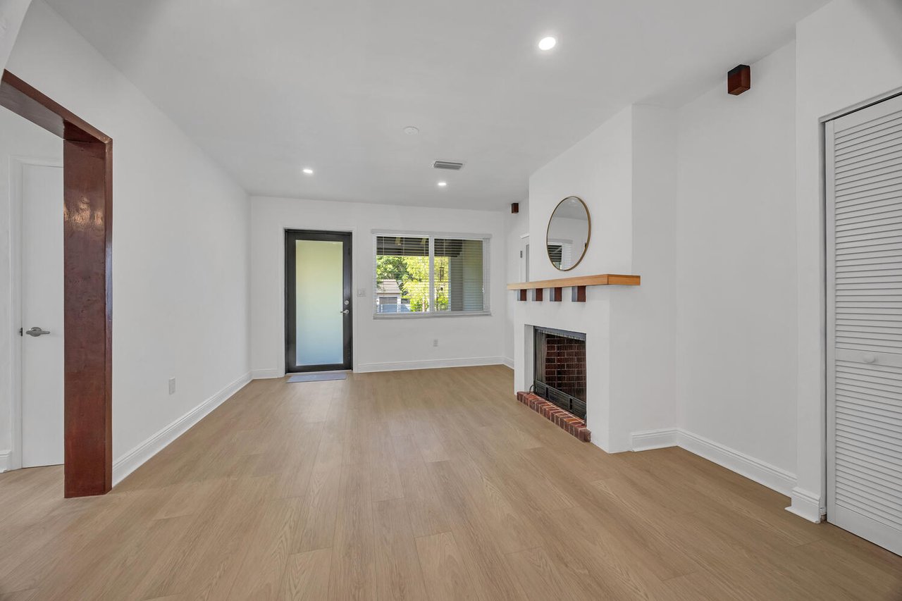 Move-In Ready in The Roads