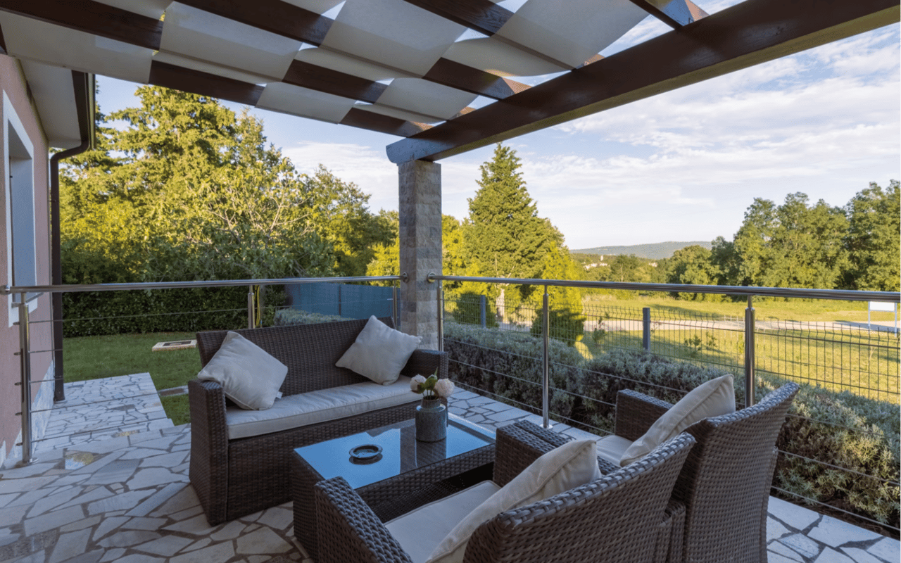 Creating the Perfect Outdoor Living Space for Entertaining
