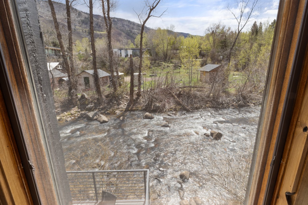 Luxury Riverfront Rental