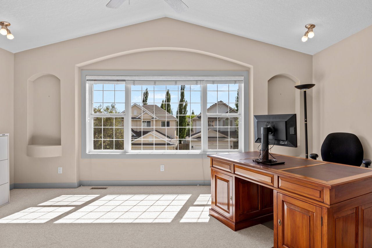 139 Tuscany Ridge Close NW