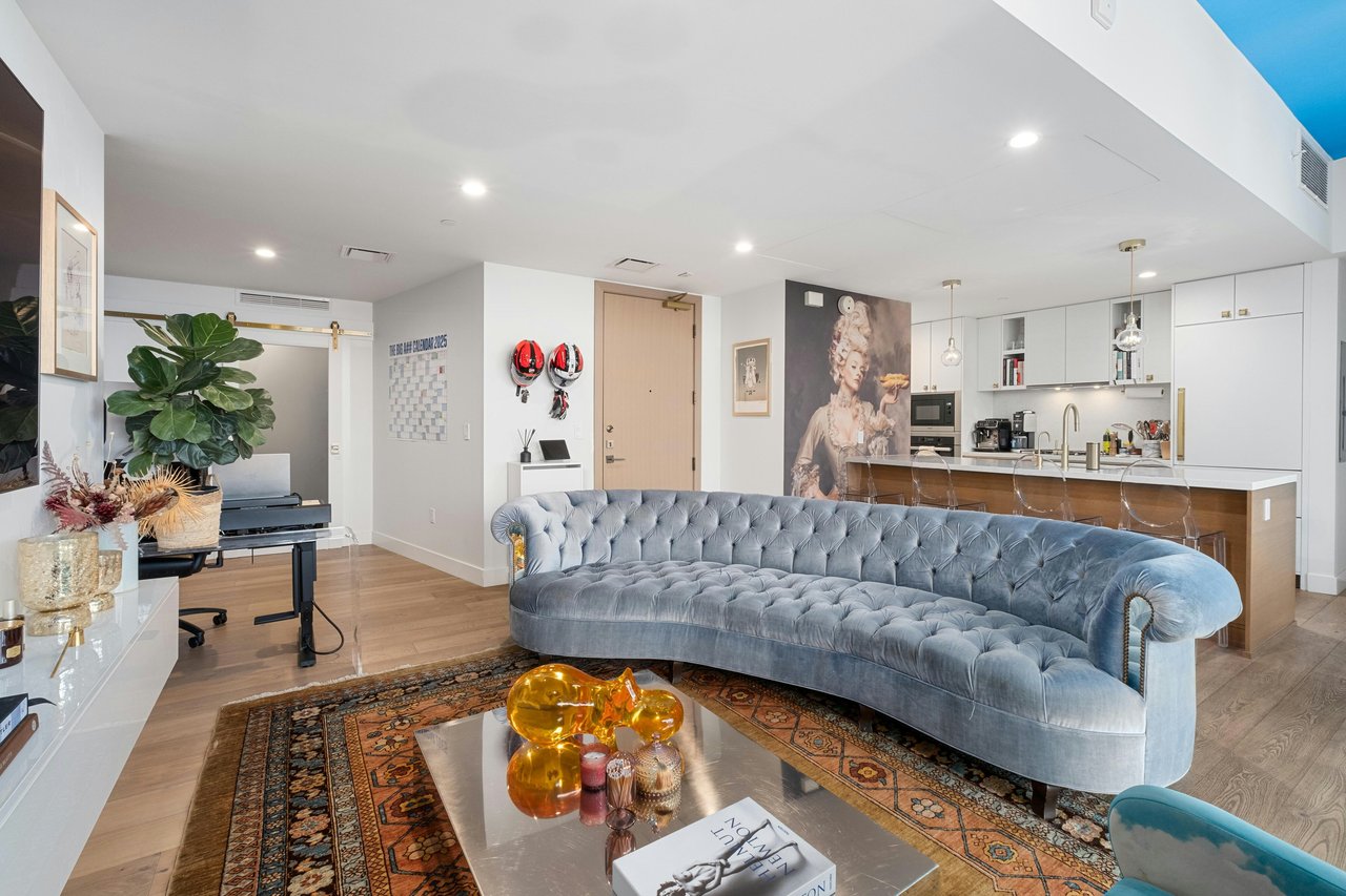 70 Rainey Street #2702