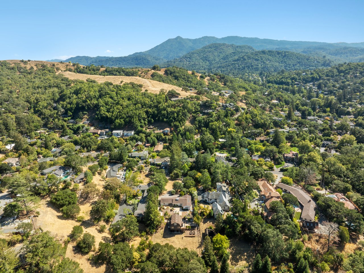 139 Deer Hollow Rd