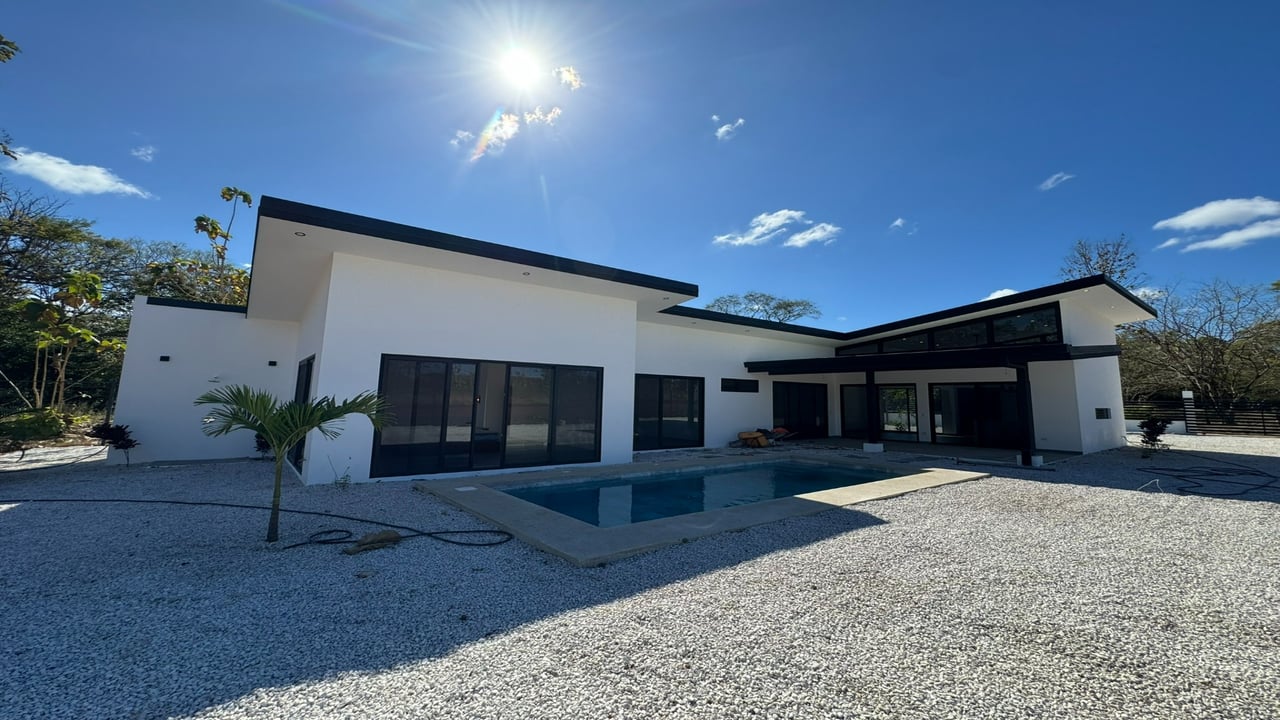 Villa Luz: Tropical Modern Home for Sale in Rancho Pinilla