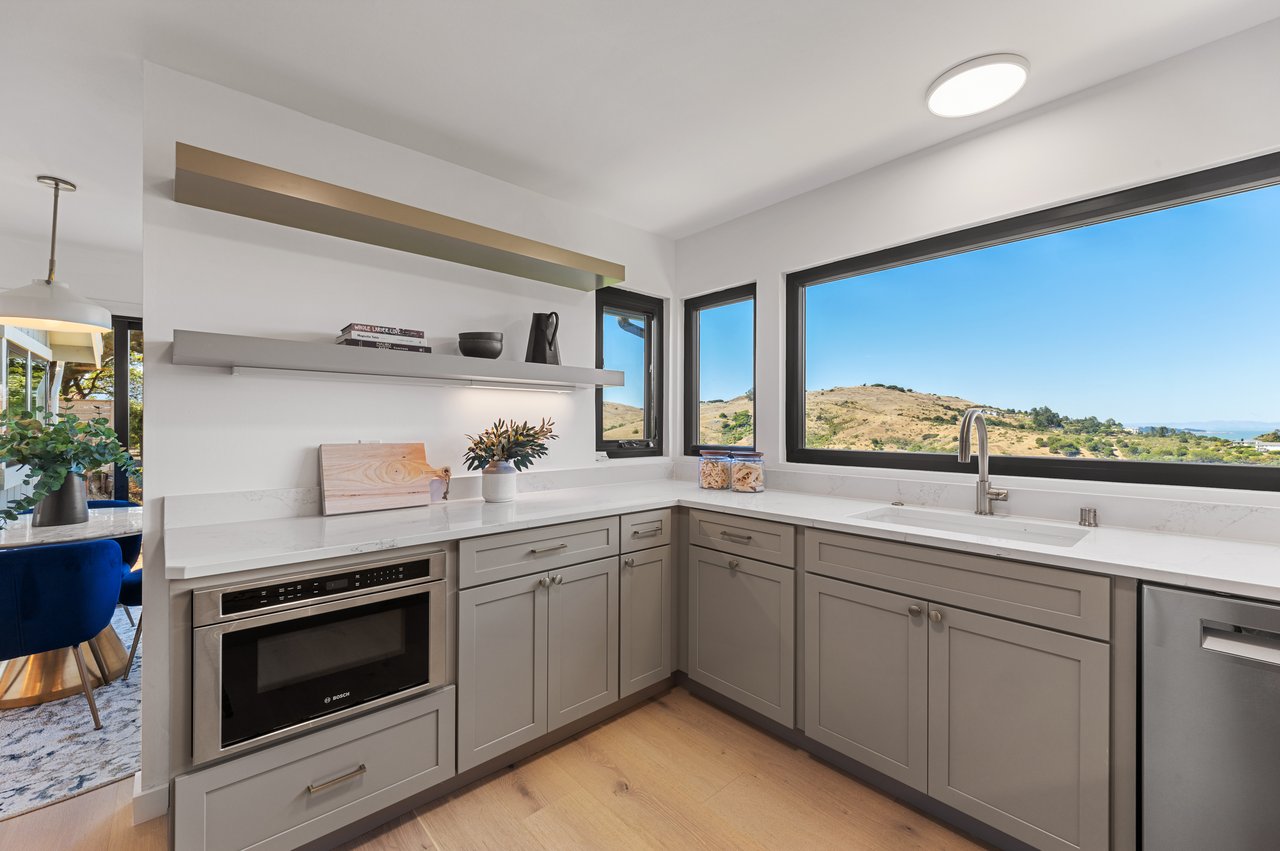 Stylish View Home on a Cul-De-Sac