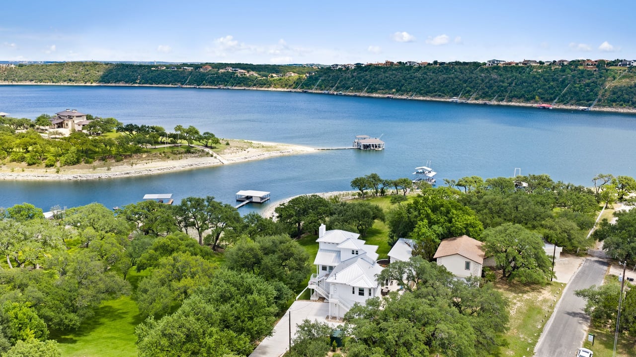 1209 Edgewater Drive