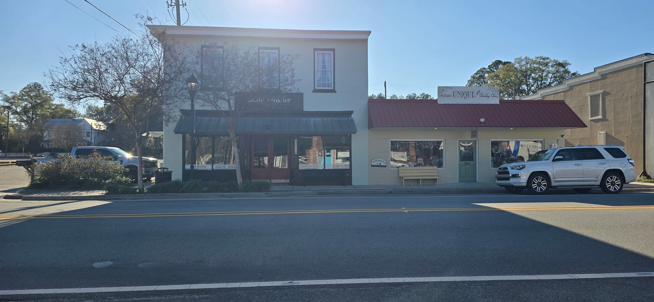 Life In Springfield GA: Main Street, Events, And Local Flavor