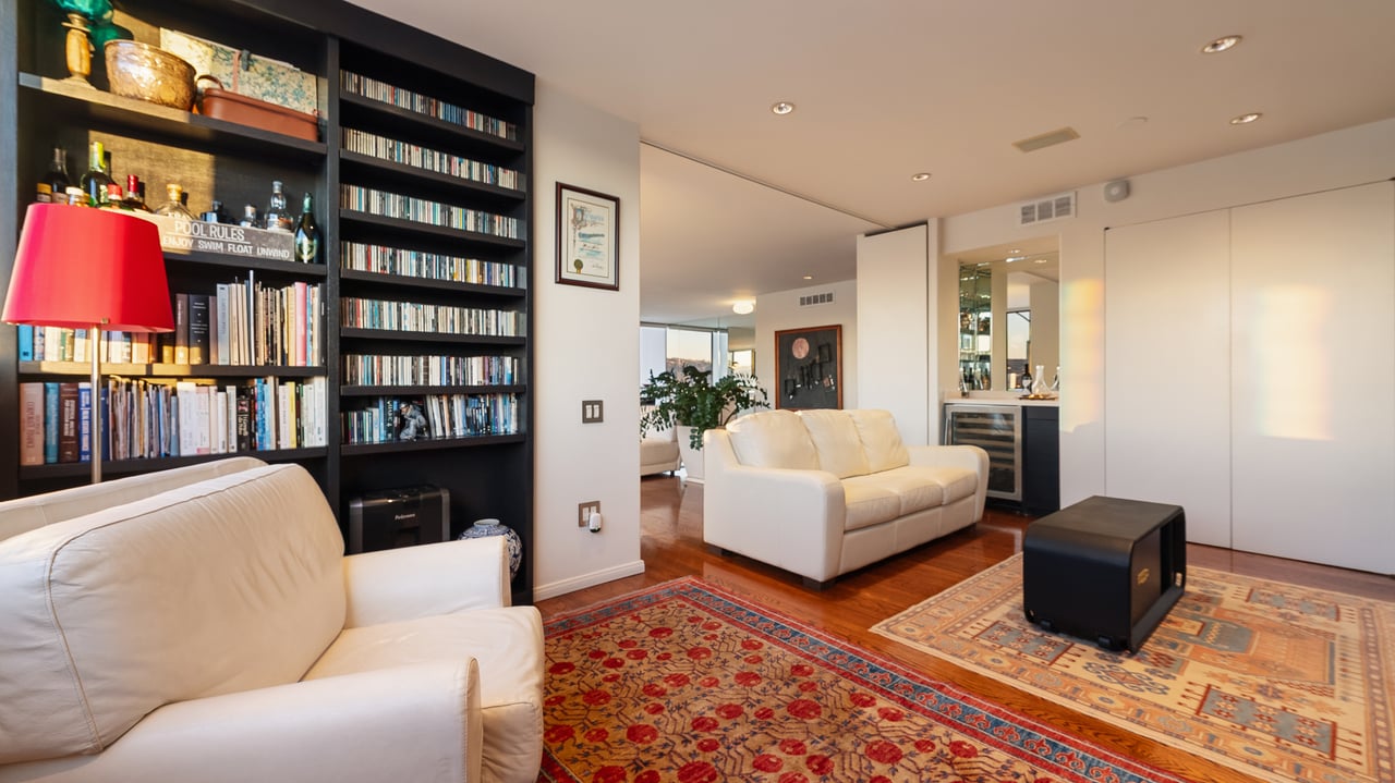 2220 Avenue Of The Stars Unit: 1802W