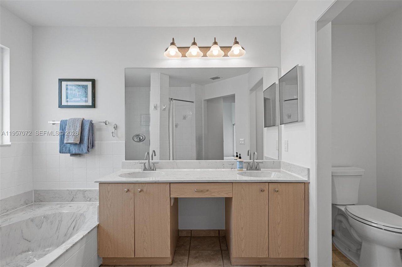 332 Bridgeton-road-weston-fl-home-bathroom-for-sale