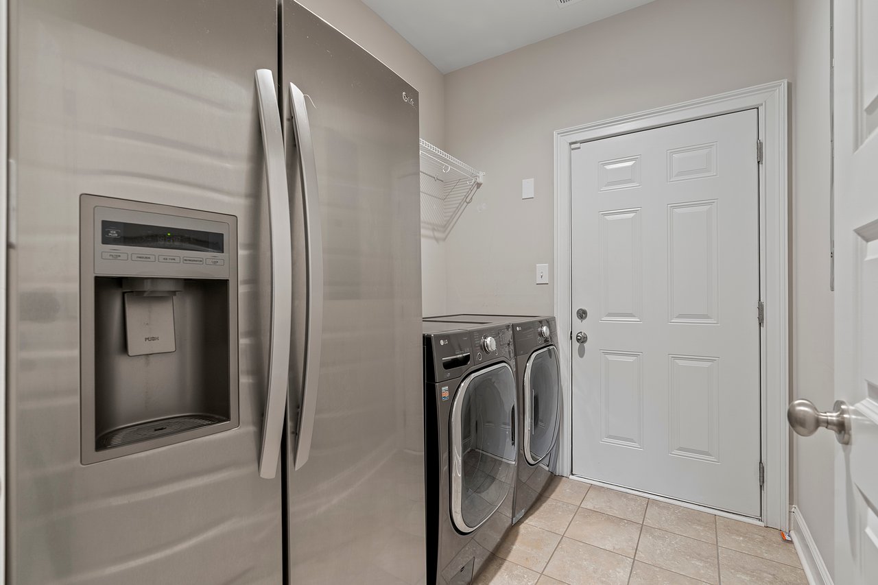 LARGE, GORGEOUS HOME - MADISON CITY SCHOOLS!