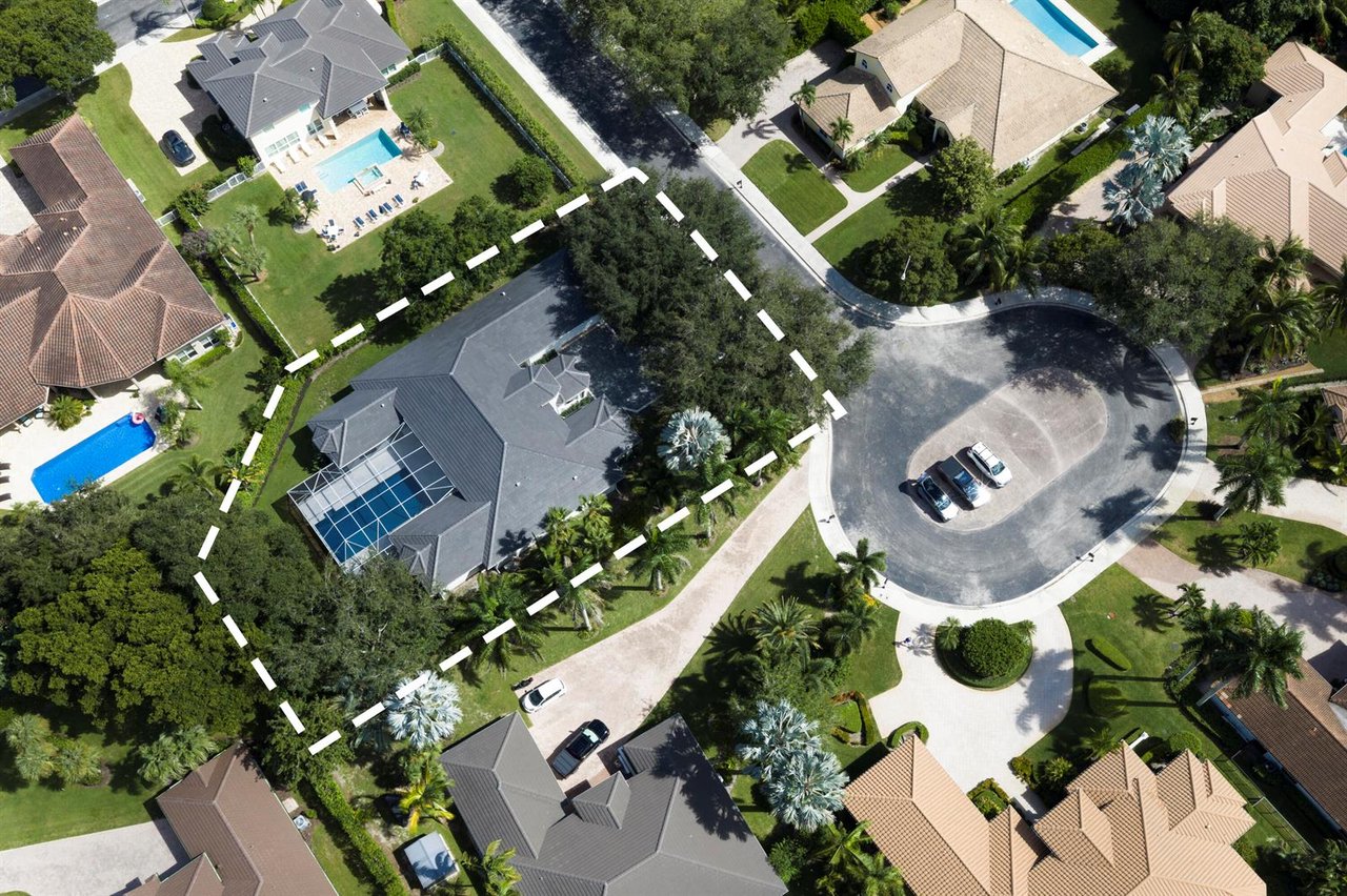 2557 Seminole Circle