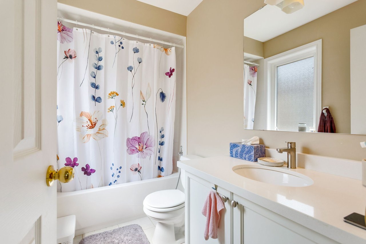 3137 Countess Crescent