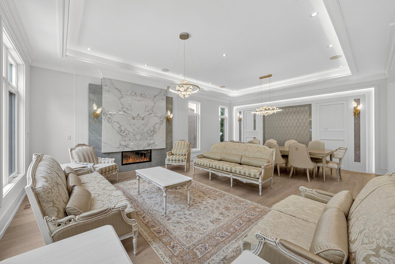 Distinctive Luxury Residence