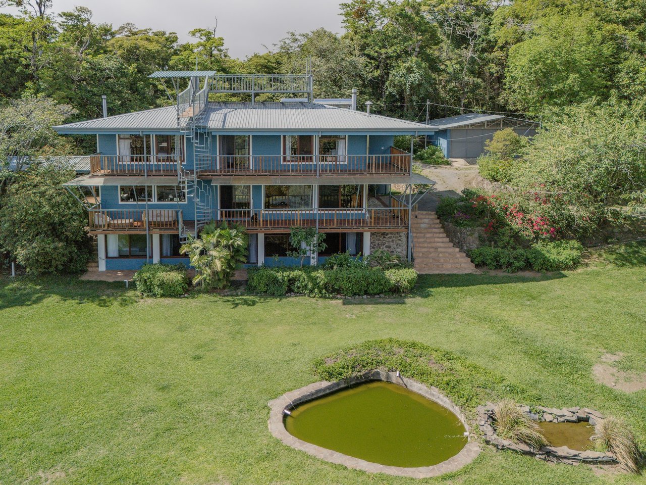 Eco Luxury Estate in Monteverde with Panoramic Gulf Views & Flat Land
