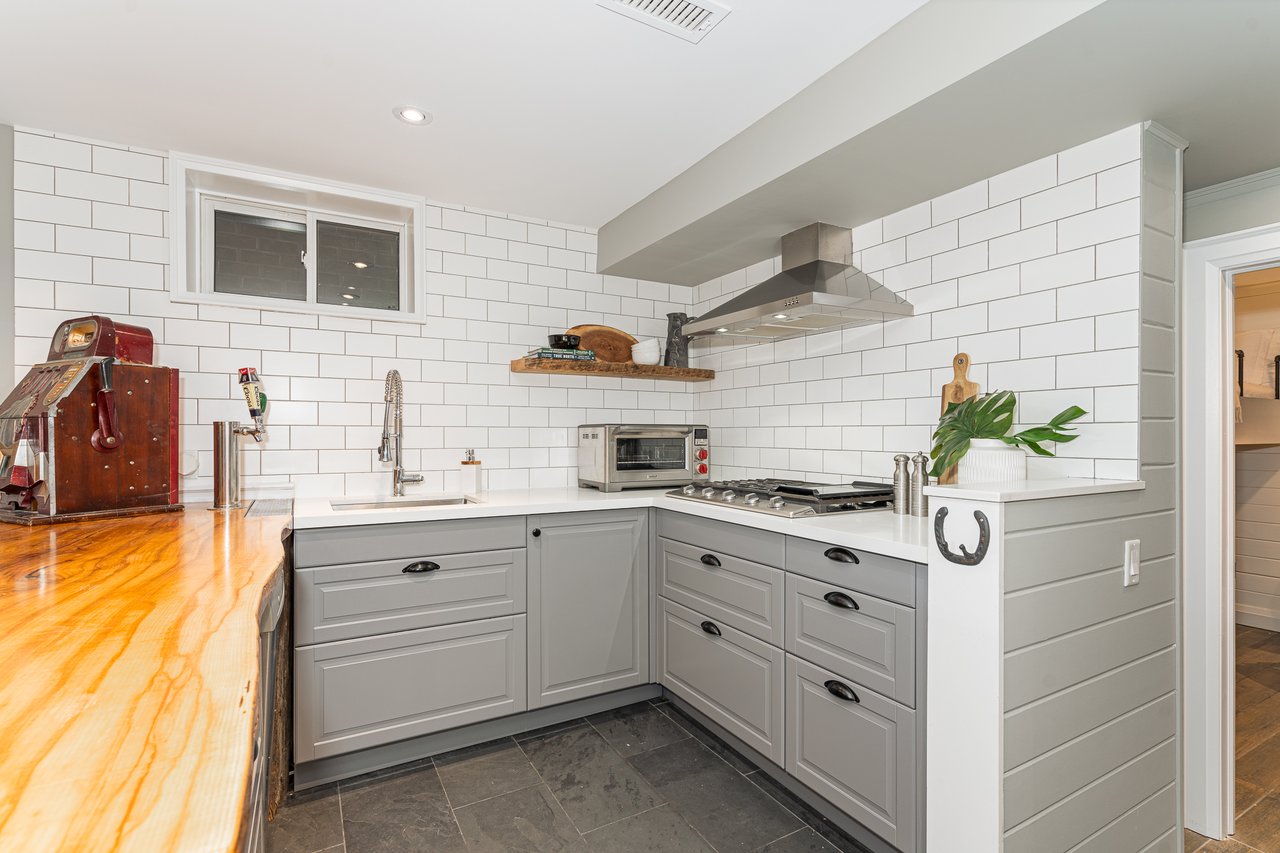 12 Clonmore Dr