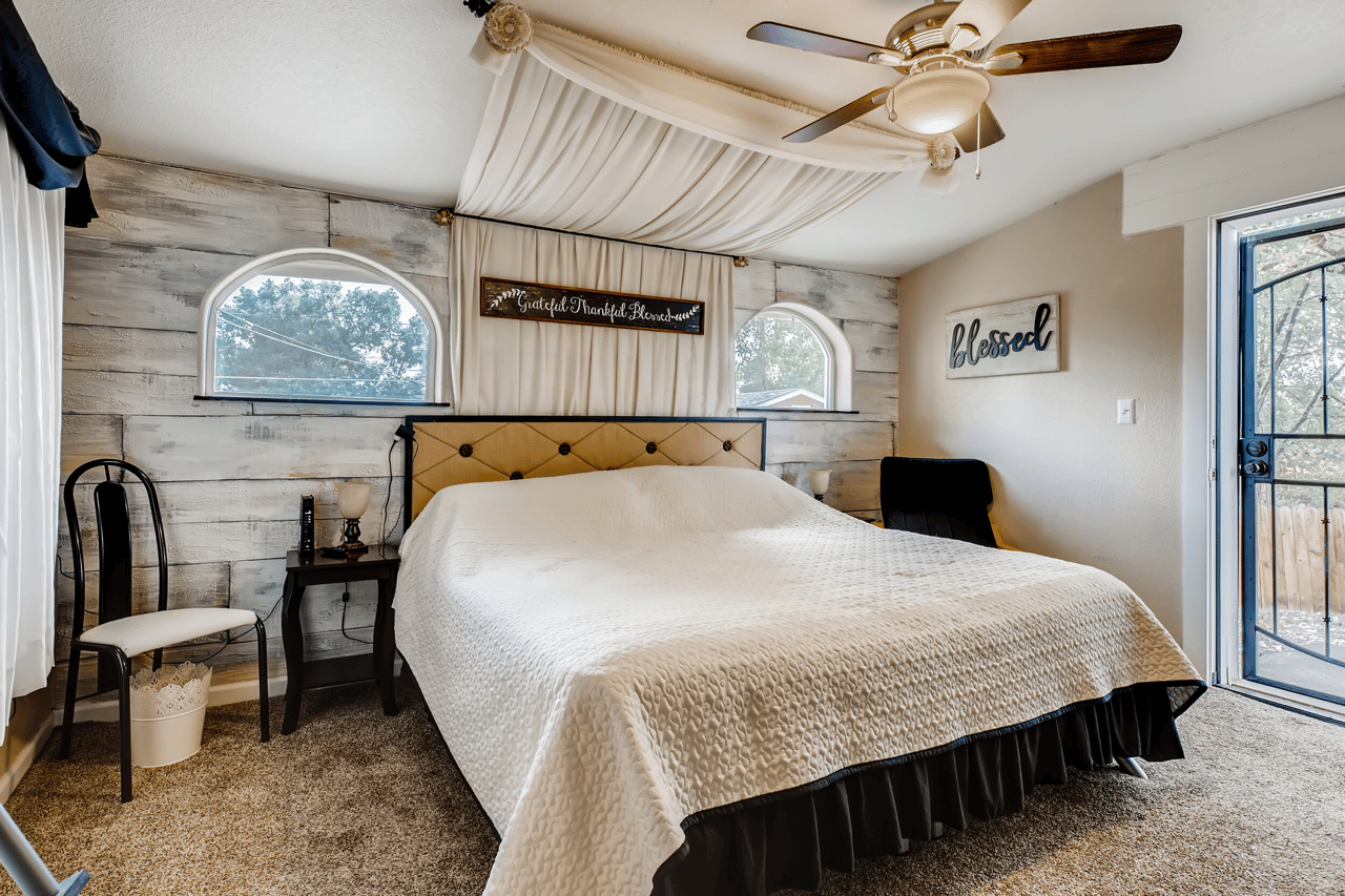 Just Listed: Endless Possibilities in Lakewood!