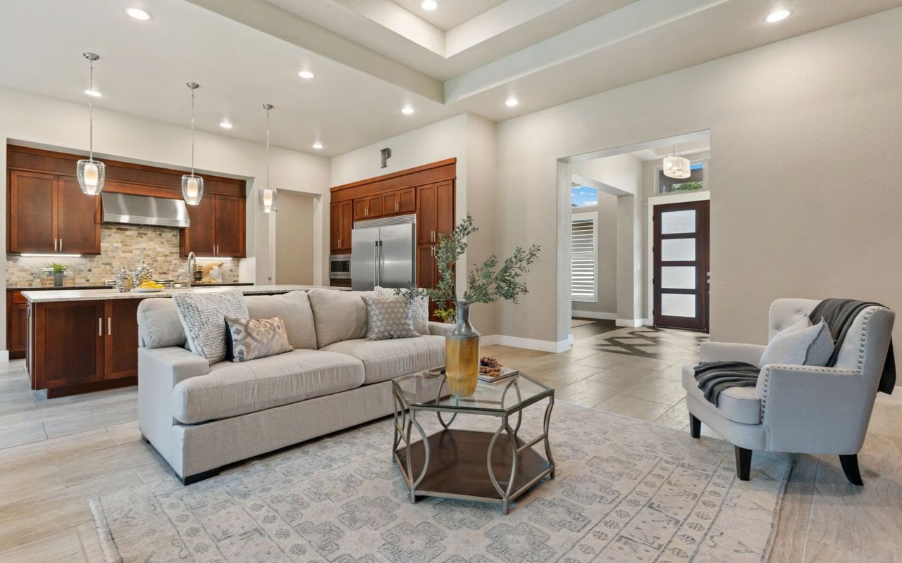 How to Effectively Stage Your Home