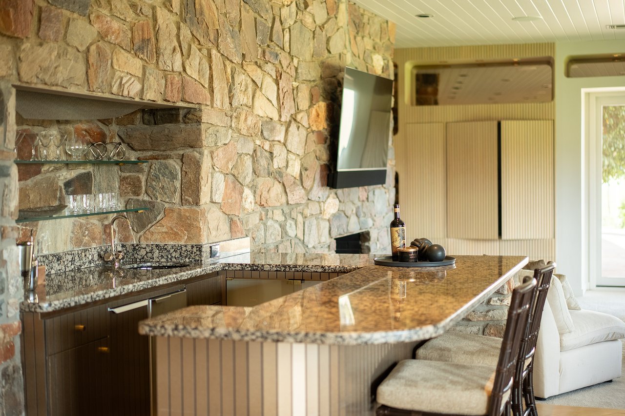 7224 N LAKESIDE Lane