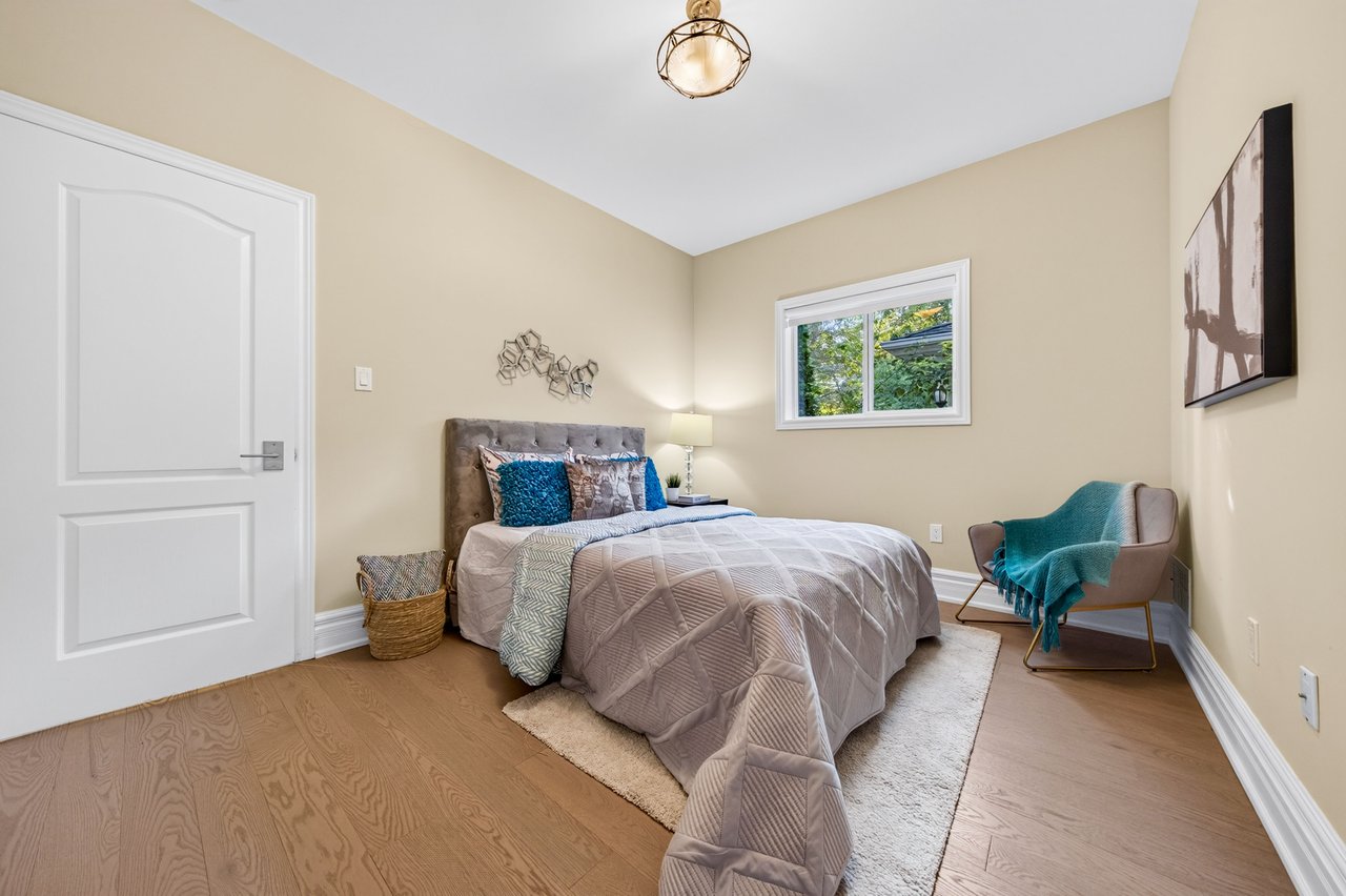 62 Fergus Ave
