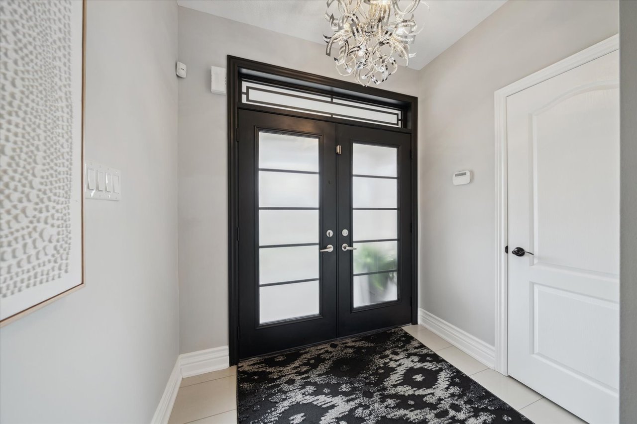 32 Maplebank Cres