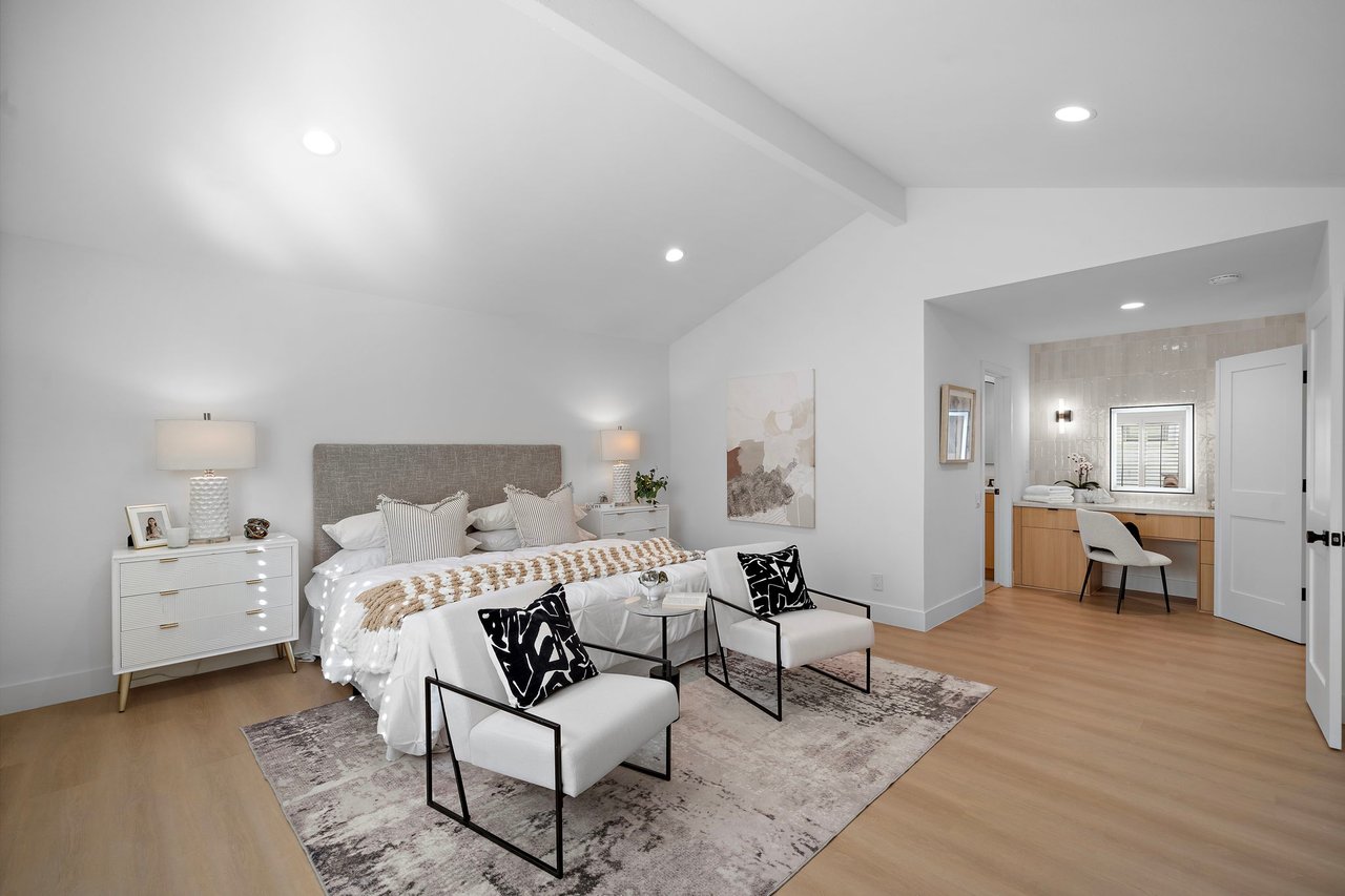 9560 La Amapola Avenue