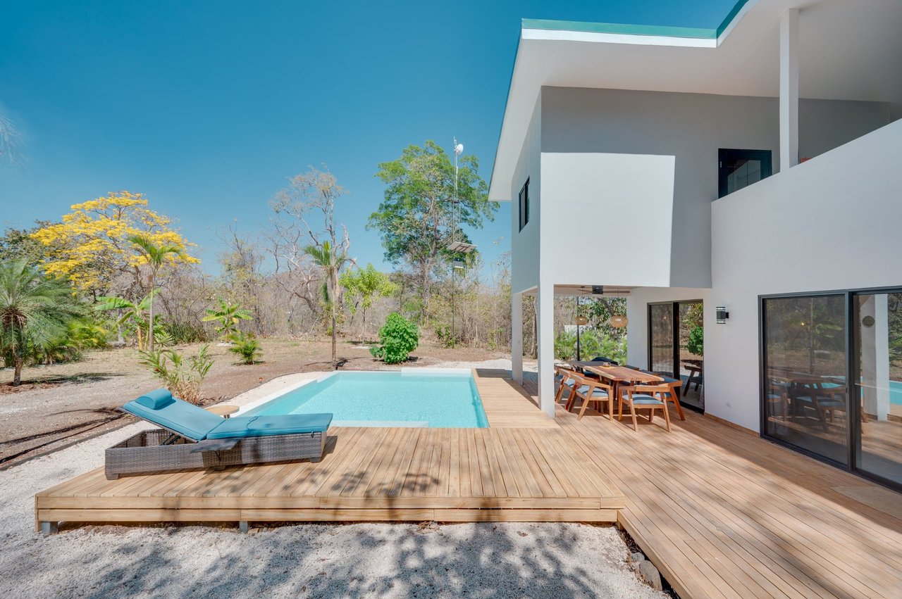 Tropical Lodge | Income-Producing Residential & Commercial Property Near Playa Grande