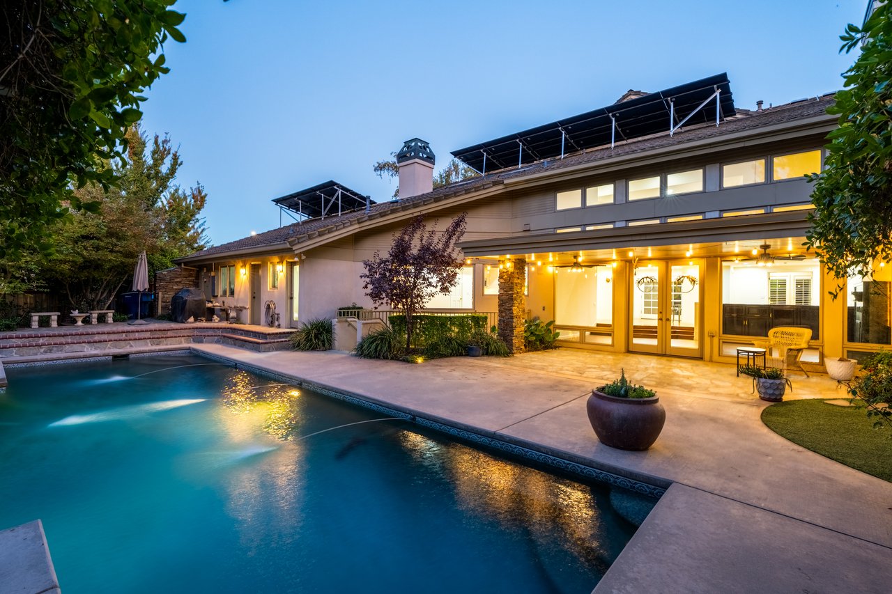 7285 N San Pedro Ave