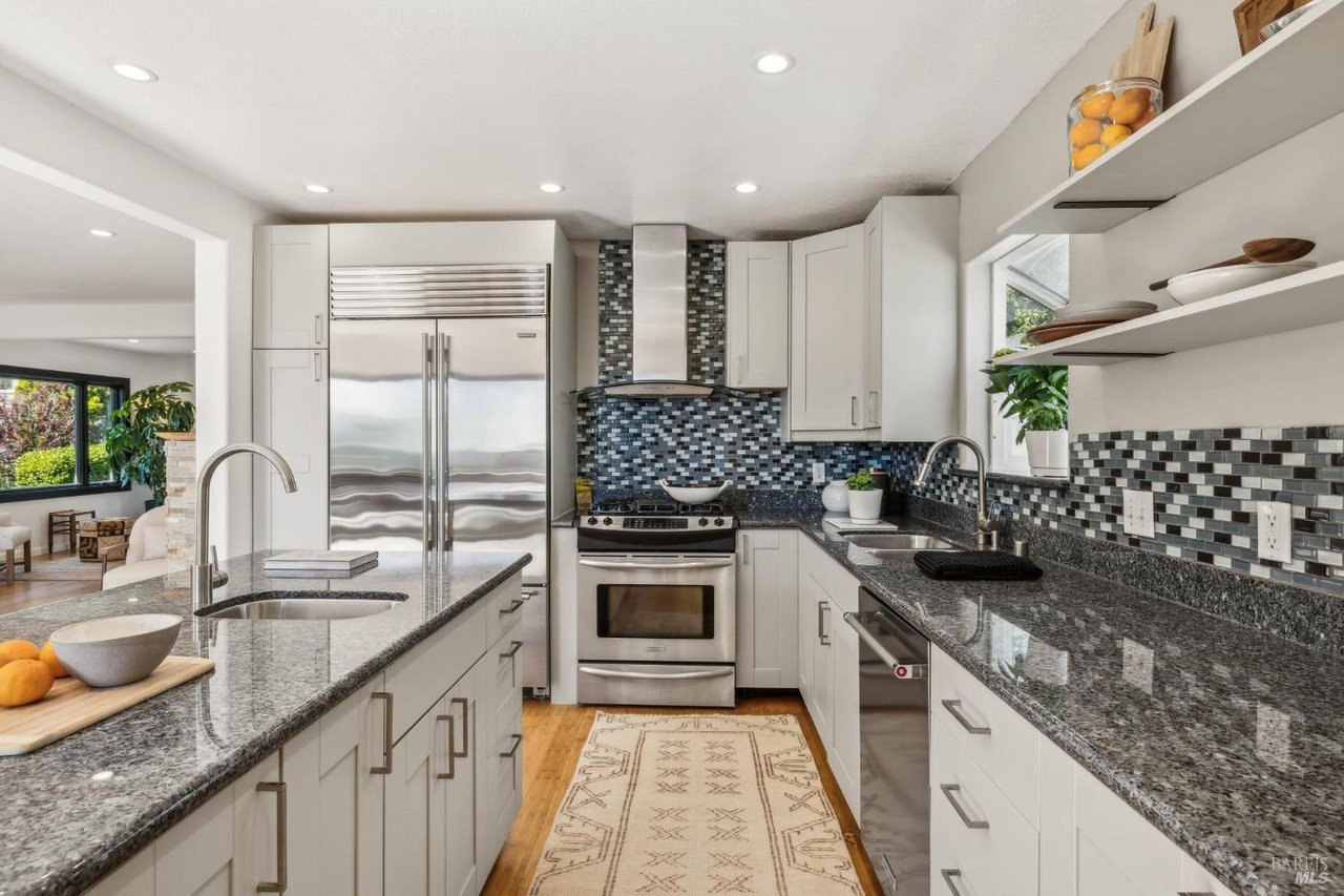 104 4th St