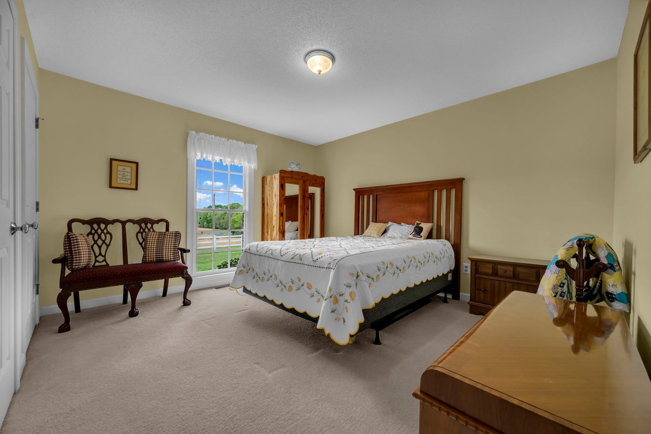 824 N Forest Hills School Rd