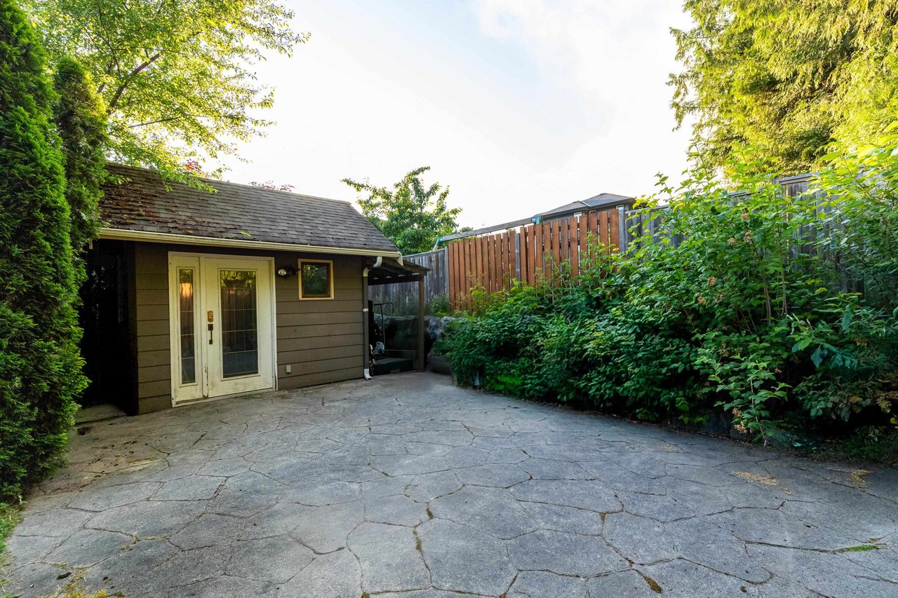 1687 Edwards Rd