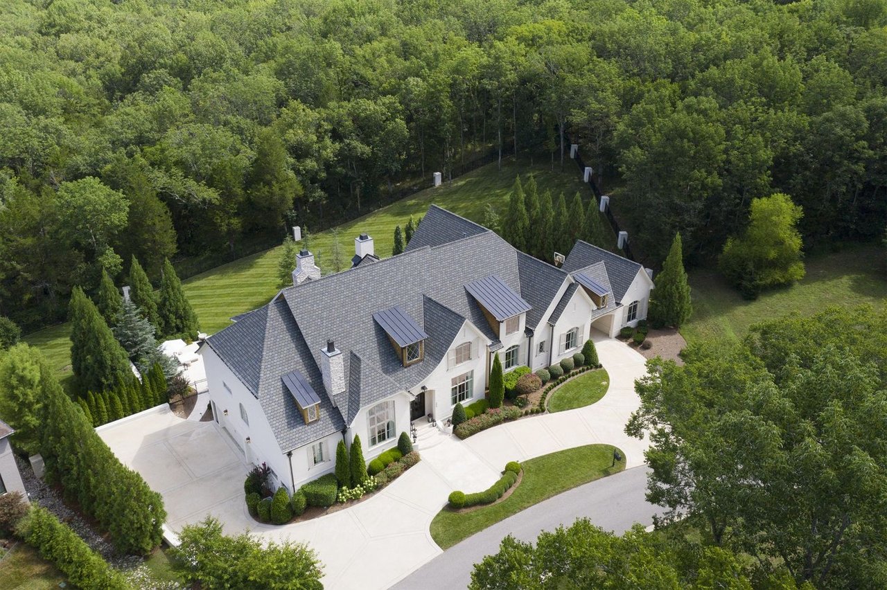 390 Lady of the Lake Ln