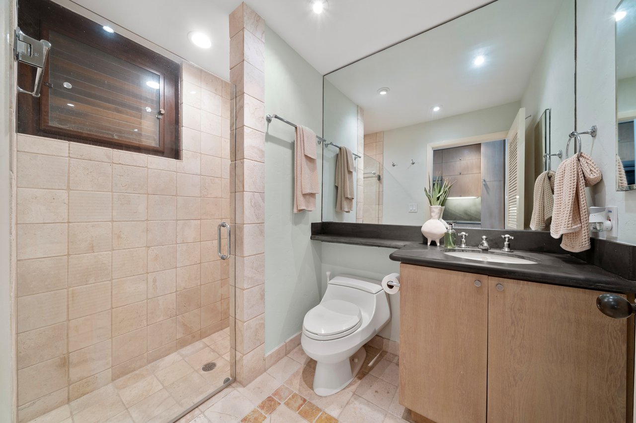 797 Crandon Boulevard Cab 101