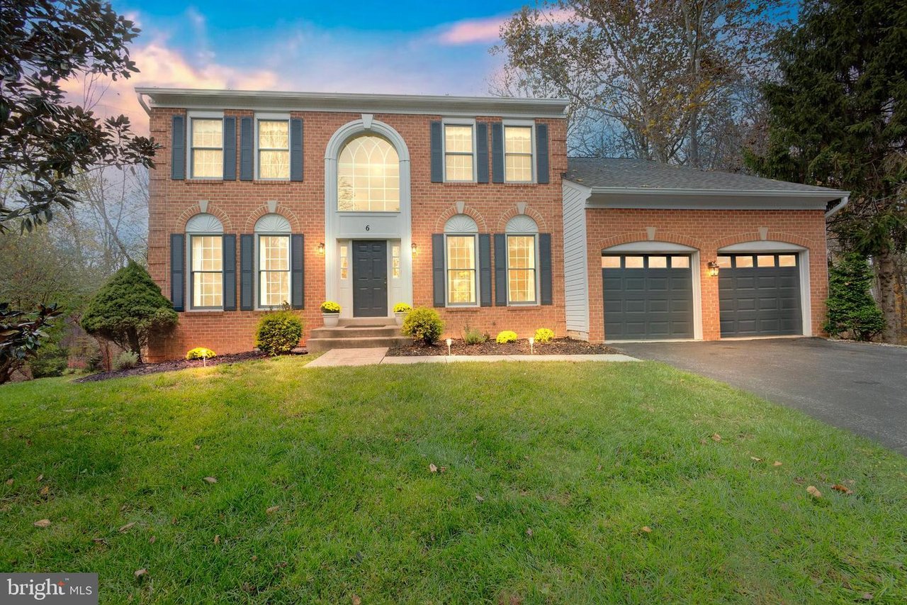 6 Riviera Ct