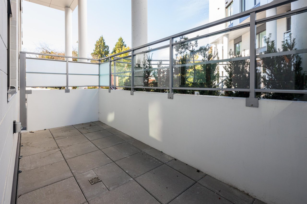 4932 Cambie St, #101