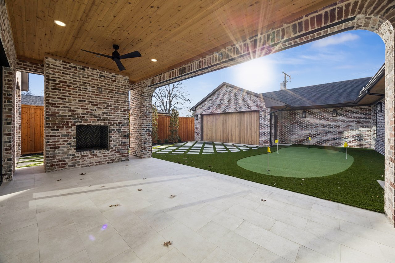 6860 Southridge Drive