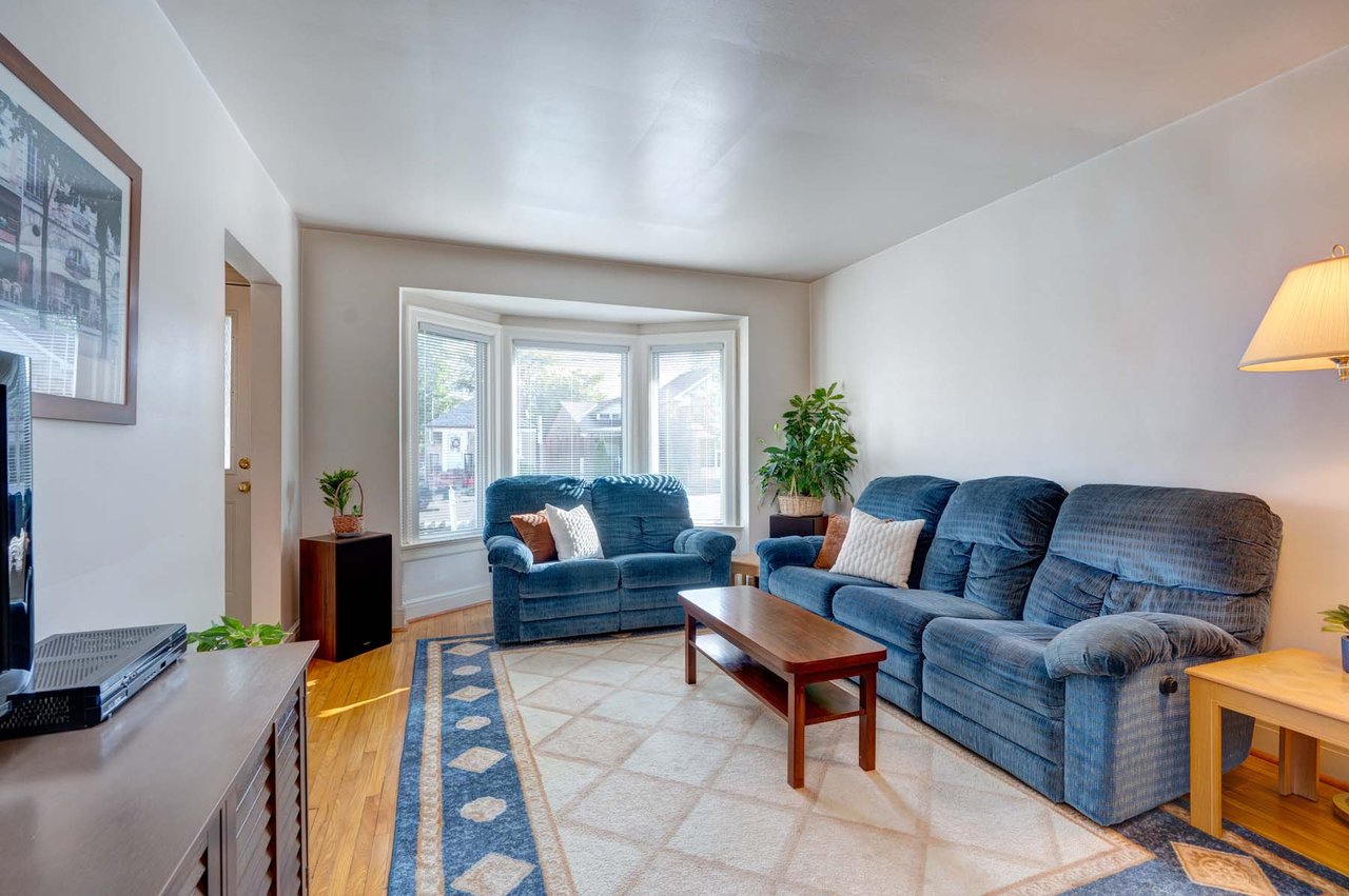 1392 Woodbine Ave