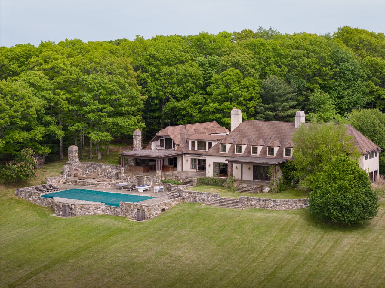 26 Mountain Farm Road 
