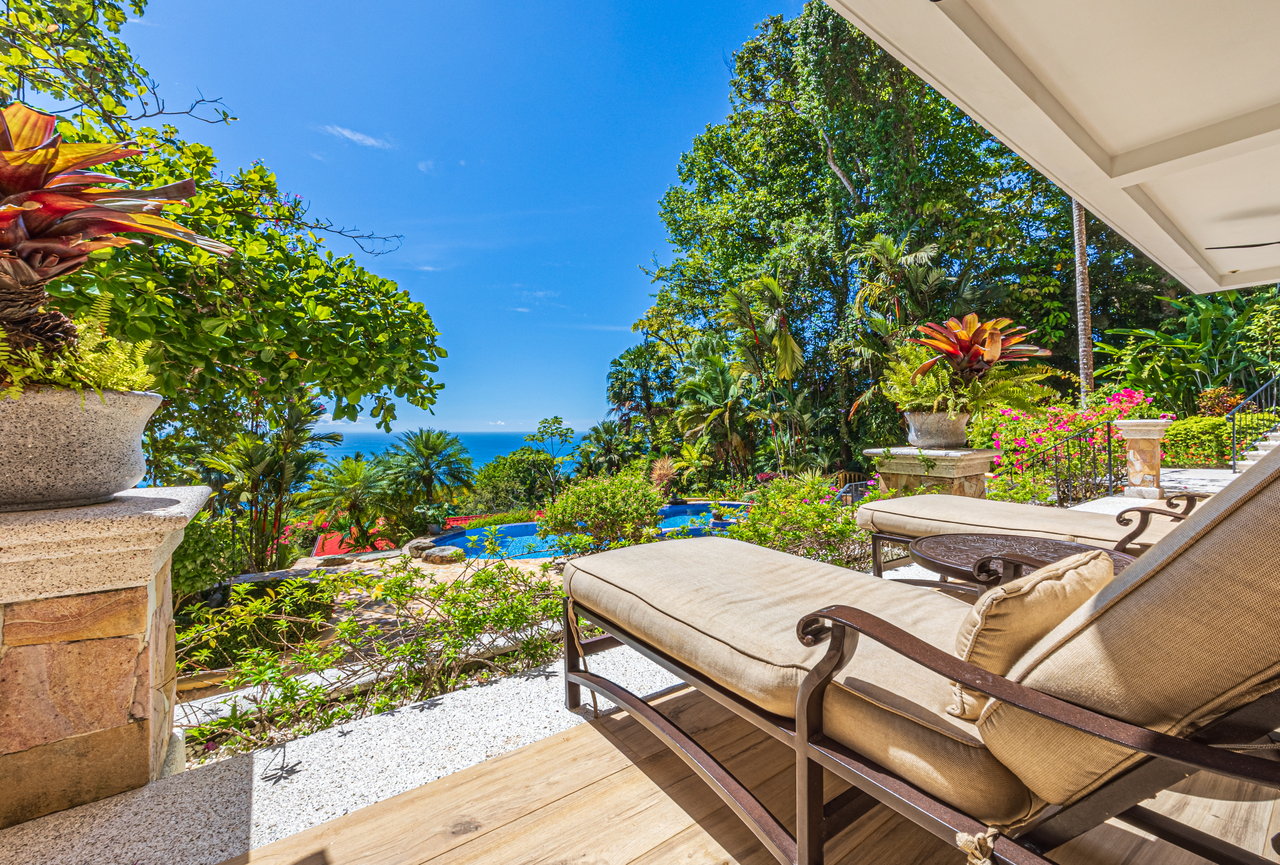 Nido Escondido, Playa Dominical