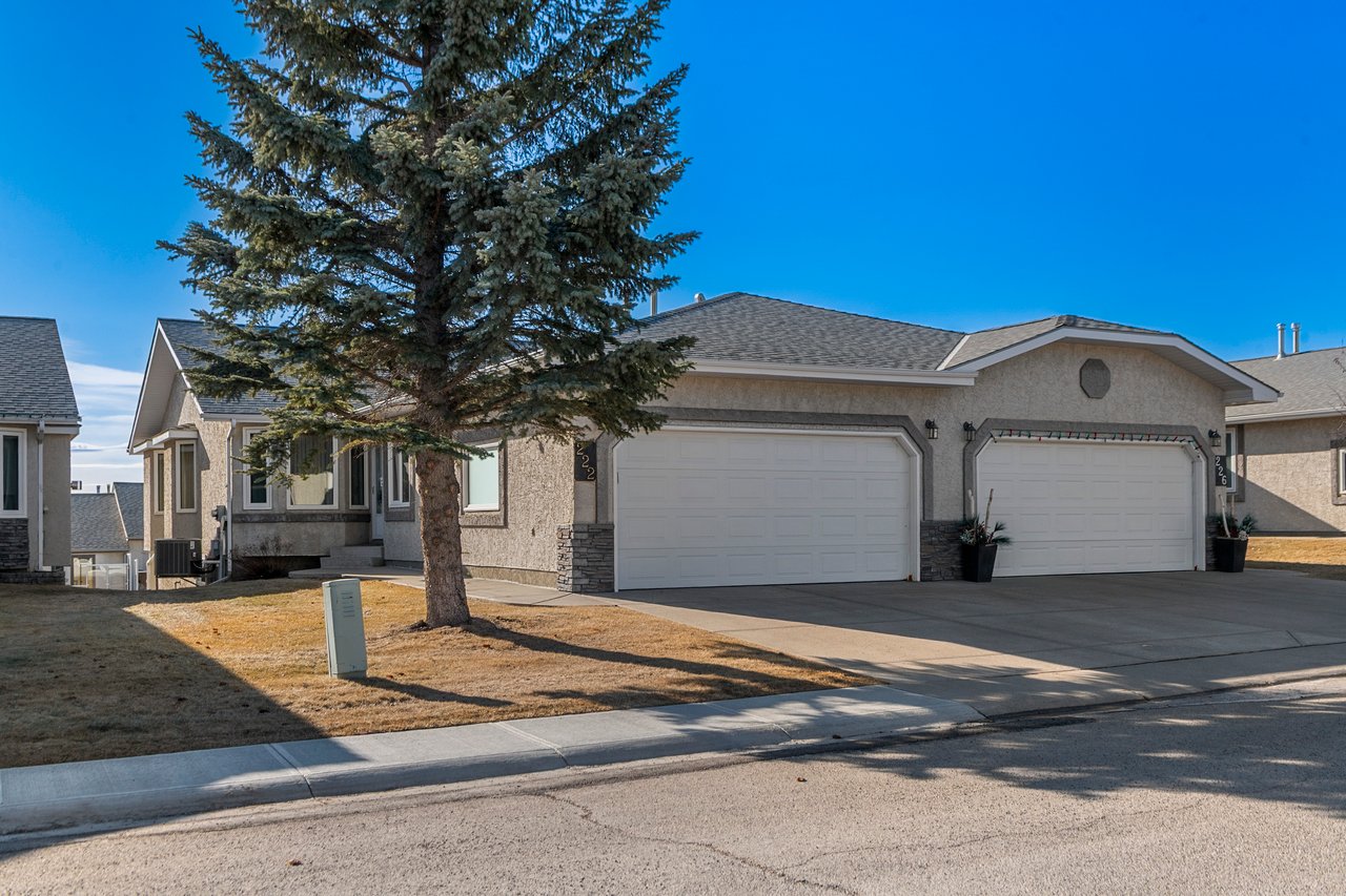 222 Arbour Cliff Close NW