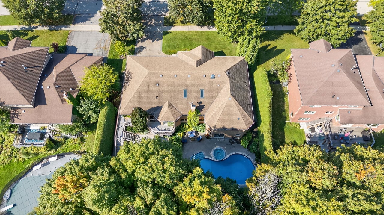 6 Falling Leaf Crt, Aurora