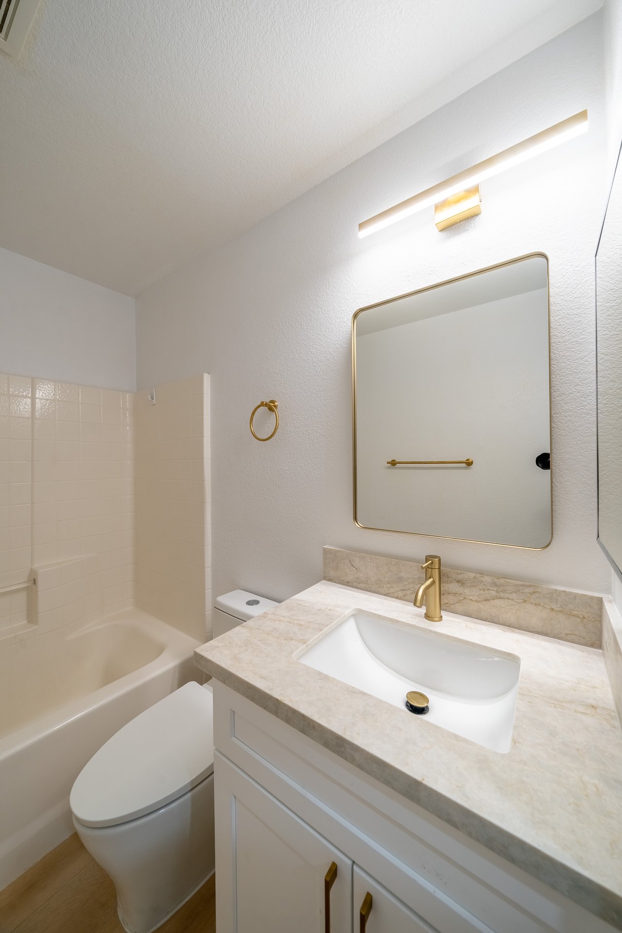 504 Lacabana Beach Drive