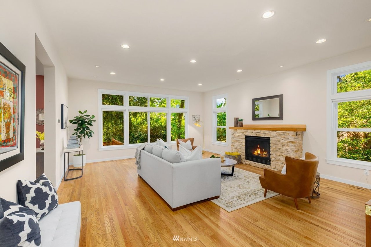 12302 20th Ave NE