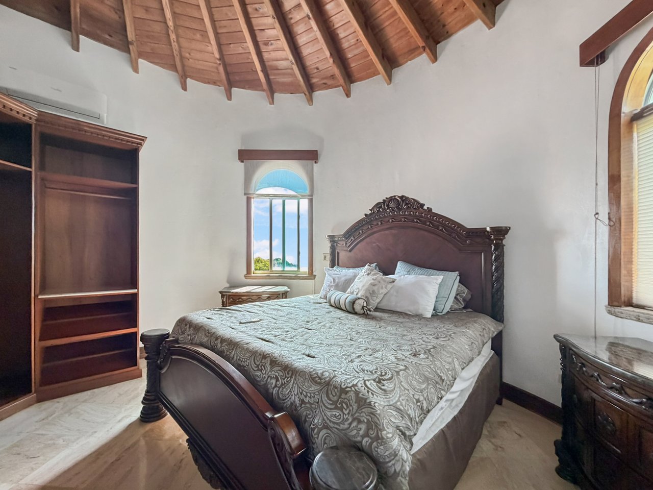 565 Parham Town 7 Bedroom Villa