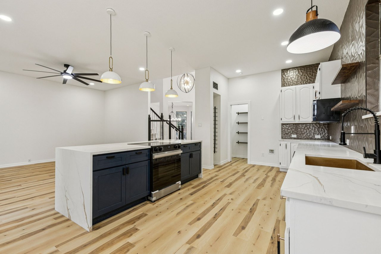 915 Inverness Circle