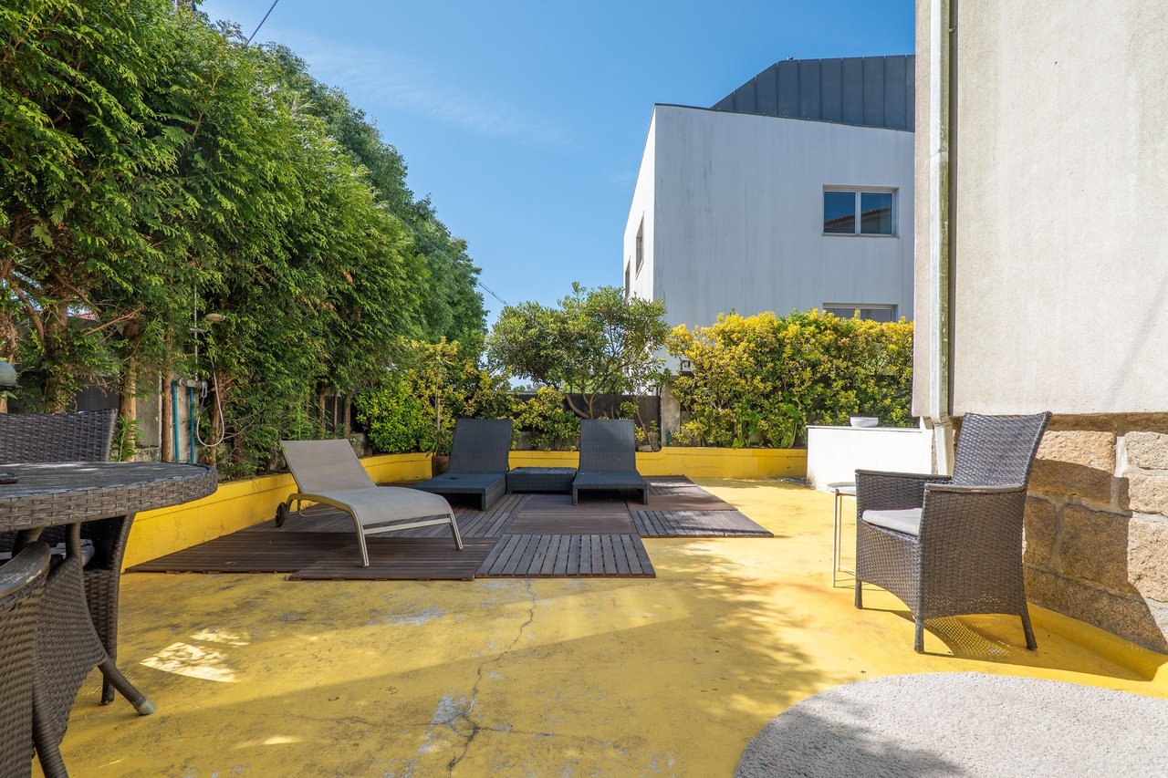 Luxury Four-Story Home in Foz do Douro, Porto with Ocean Views and Beach Proximity