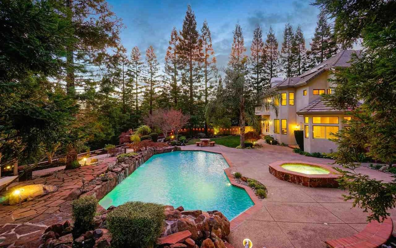 4580 Kingswood Dr
