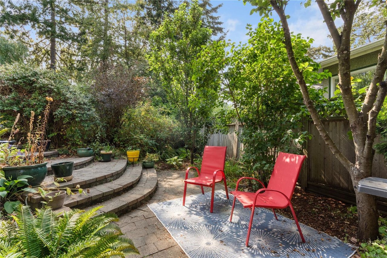 1080 San Marino Cres, Saanich