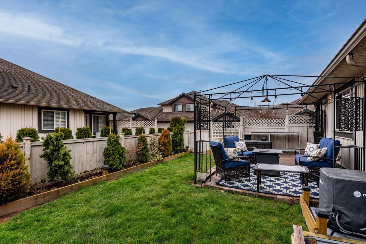 42-6450 Blackwood Ln